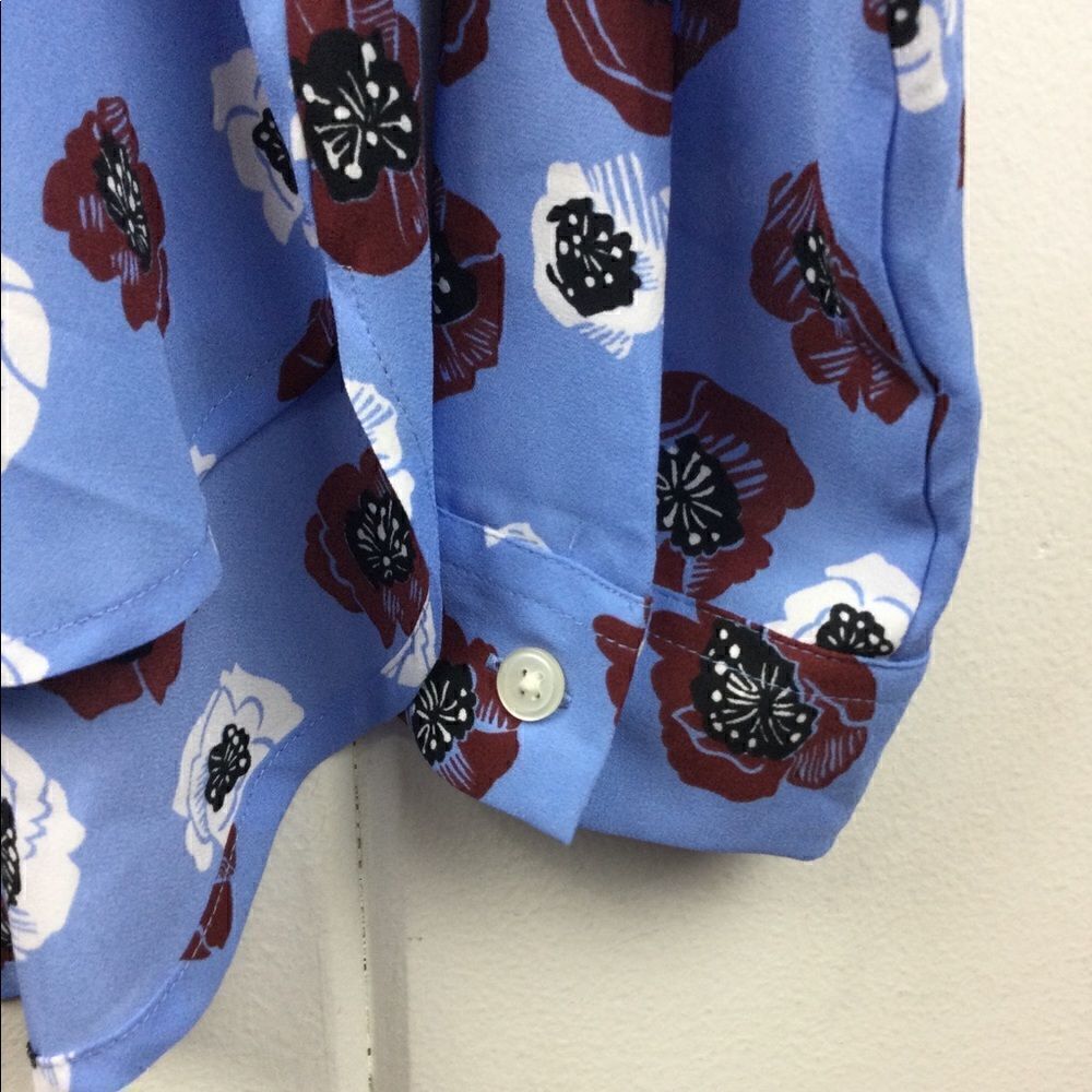 LOFT Baby Blue Floral Button Cuff Blouse - MP‎ - Picture 7 of 12